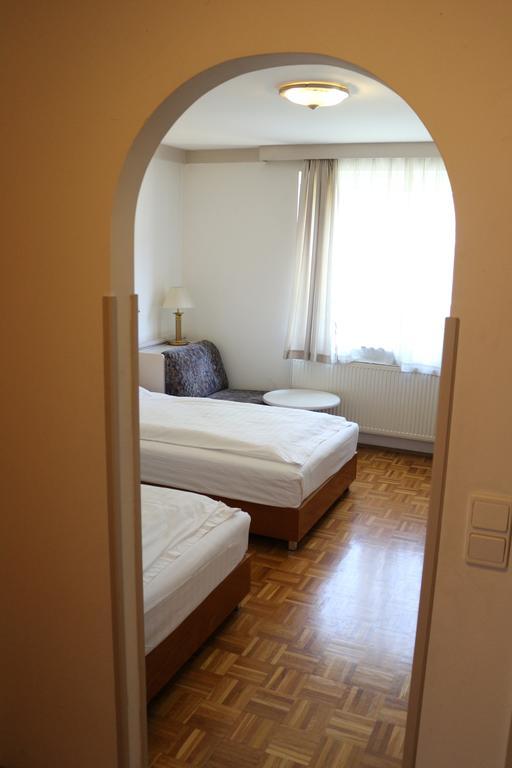 Hotel Wasserpalast - Breakfast For Free!!! Грац Номер фото
