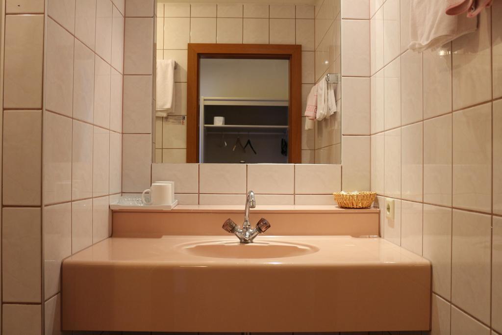 Hotel Wasserpalast - Breakfast For Free!!! Грац Экстерьер фото