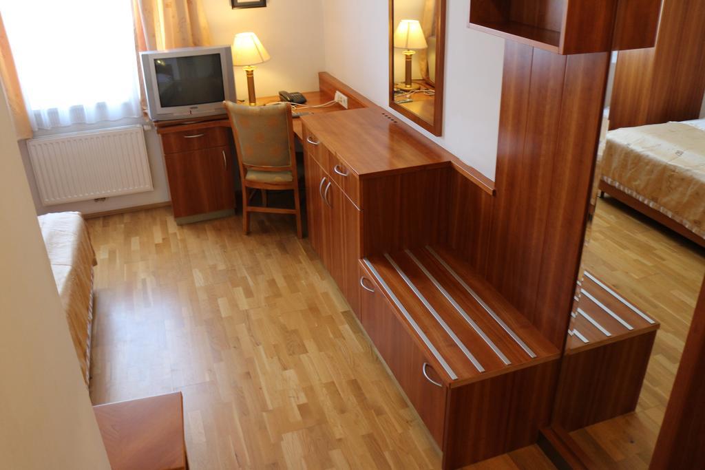Hotel Wasserpalast - Breakfast For Free!!! Грац Номер фото